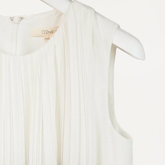 O’2nd White Pleated Blue-Striped Sleeveless Blouse - Picture 4 of 12